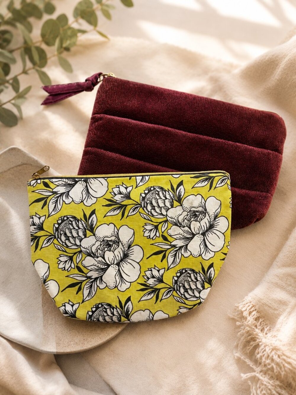 Elizabeth Arden & Sparrow Society Floral Cosmetic Bag Set Yellow Floral Makeup P